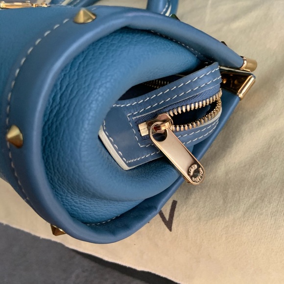 Lv purse - Picture 3 of 8